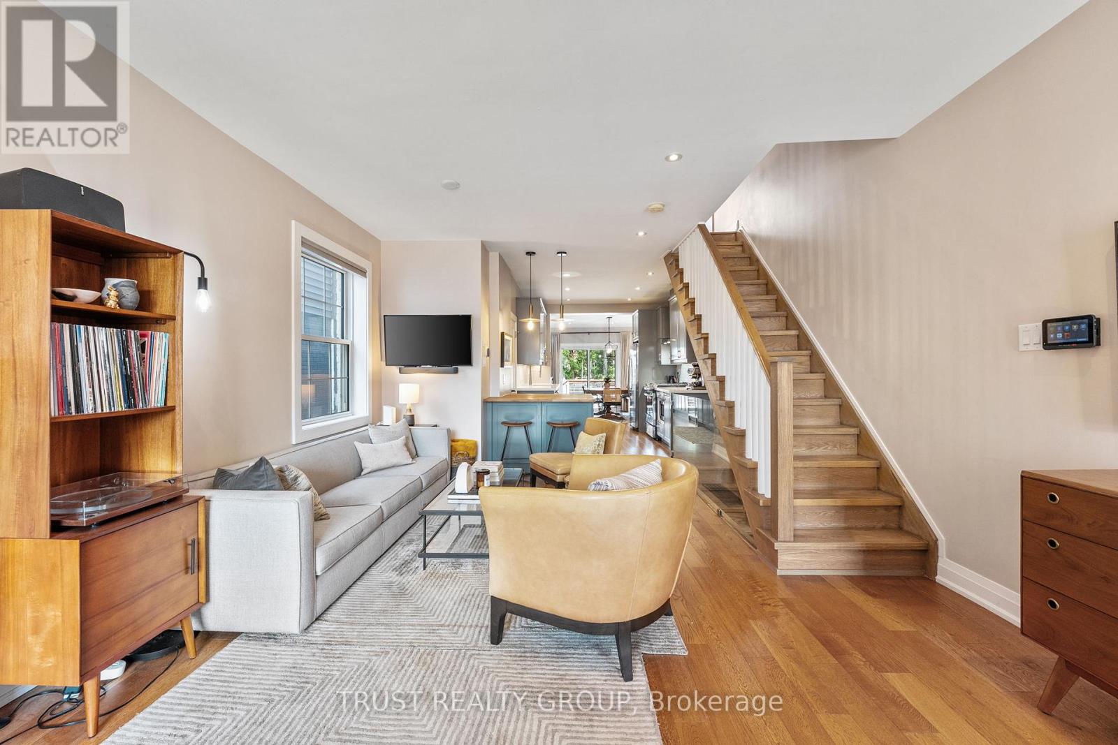 262 Queensdale Avenue, Toronto, Ontario  M4C 2B2 - Photo 7 - E12127248