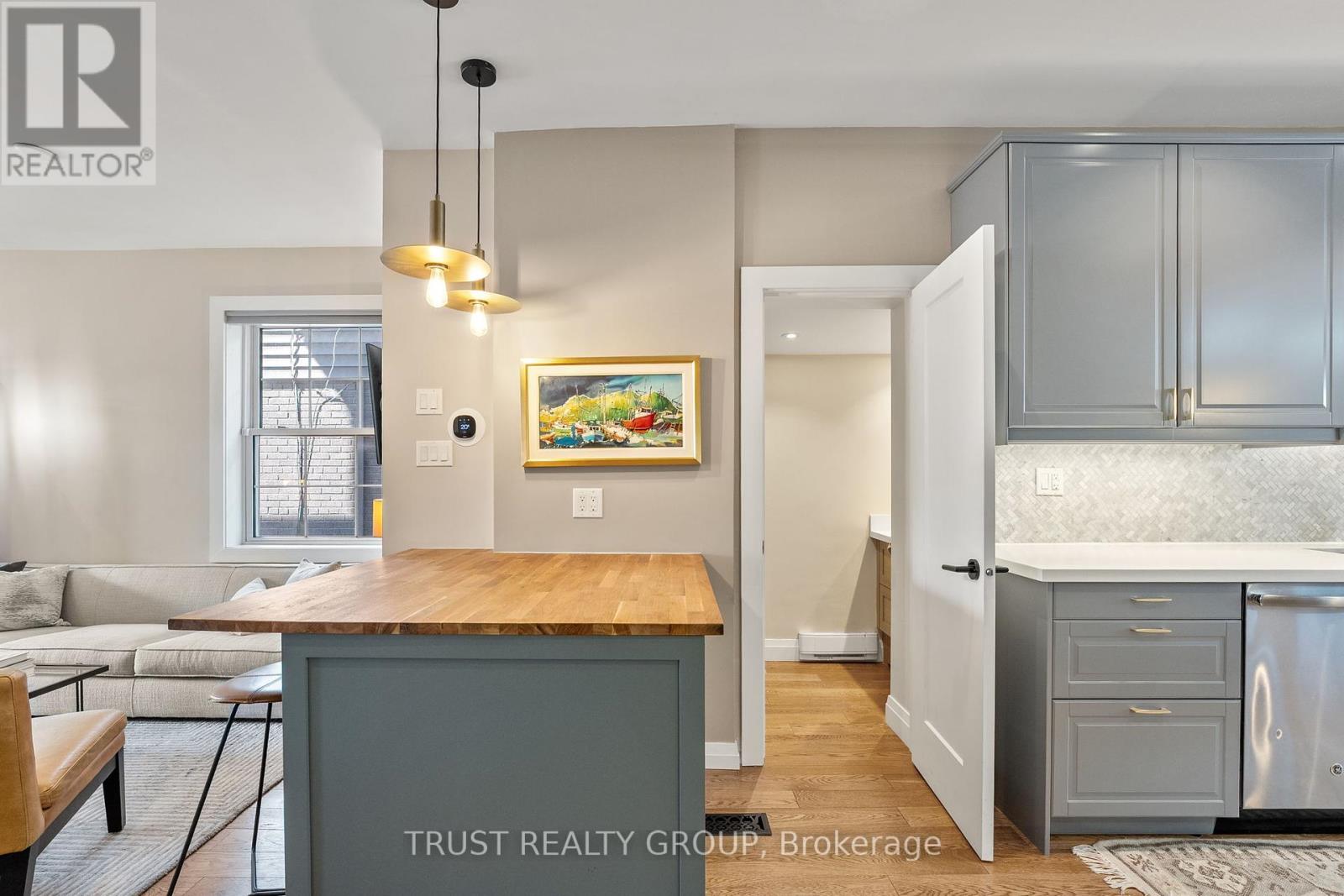 262 Queensdale Avenue, Toronto, Ontario  M4C 2B2 - Photo 8 - E12127248
