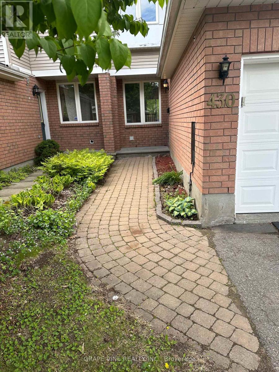 430 Lawler Crescent, Ottawa, Ontario  K4A 3Y3 - Photo 3 - X12026440