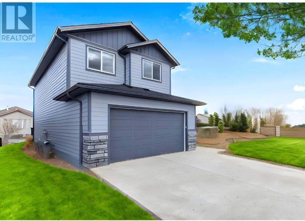 700 Mandalay Link, Carstairs, Alberta  T0M 0N0 - Photo 1 - A2198348