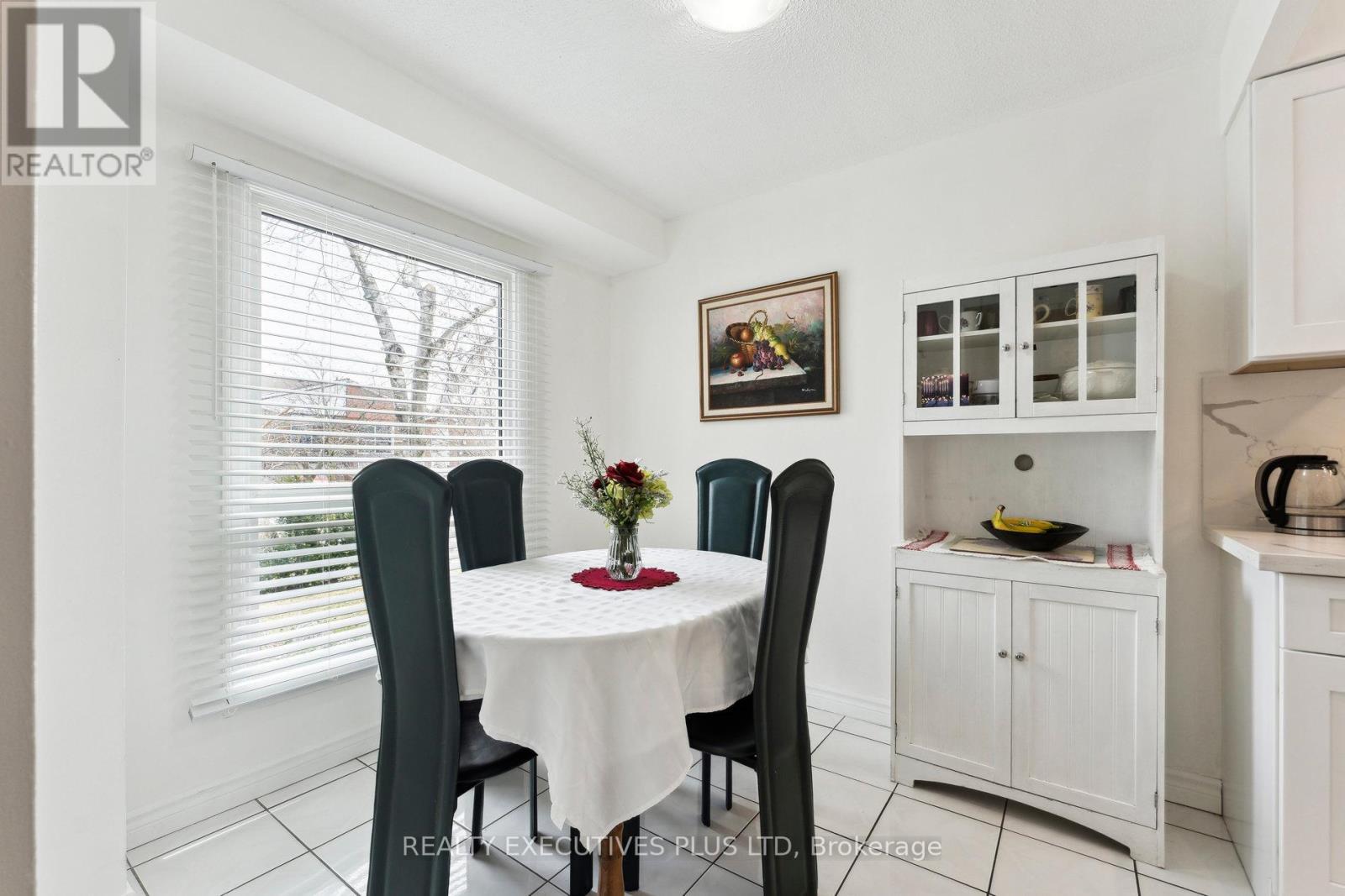 60 Pluto Drive, Brampton (Madoc), Ontario  L6V 3W5 - Photo 5 - W12172053
