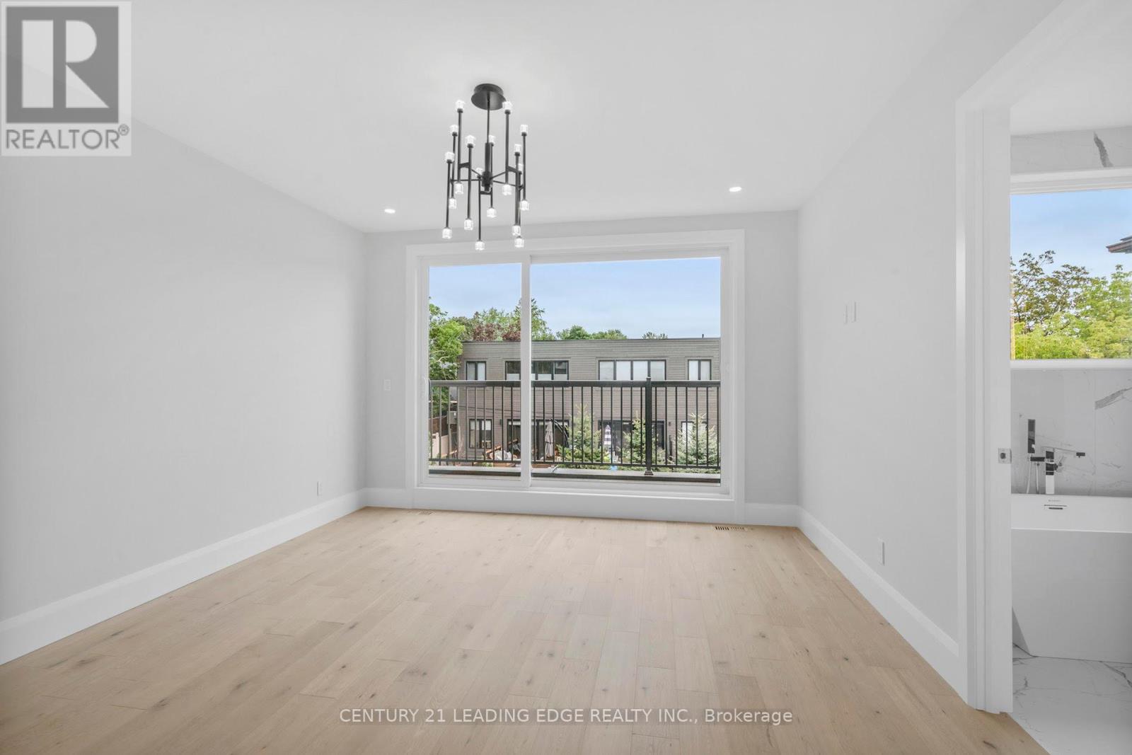 9a Briarwood Avenue, Mississauga (Port Credit), Ontario  L5G 3N4 - Photo 10 - W12172072