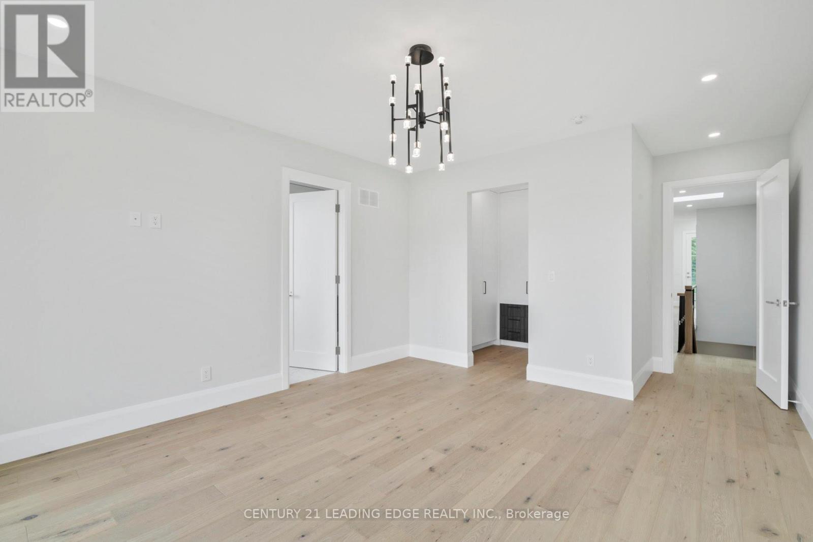 9a Briarwood Avenue, Mississauga (Port Credit), Ontario  L5G 3N4 - Photo 11 - W12172072