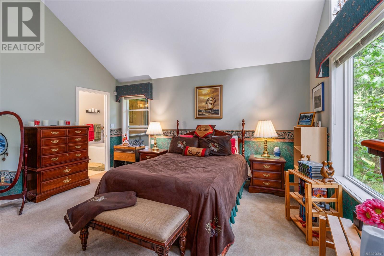 983 Carolwood Dr, Saanich, British Columbia  V8X 3T9 - Photo 14 - 996581