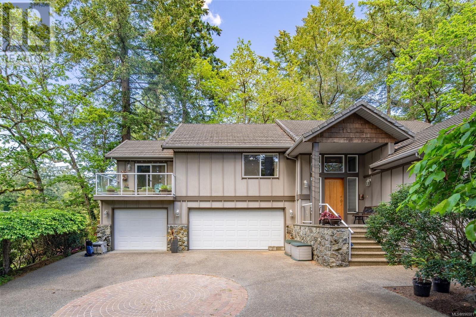 983 Carolwood Dr, Saanich, British Columbia  V8X 3T9 - Photo 44 - 996581