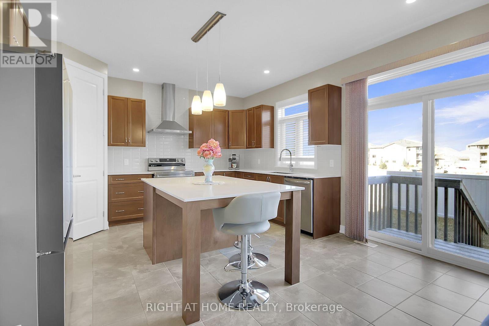 935 Embankment Street, Ottawa, Ontario  K2S 2P7 - Photo 16 - X12171945