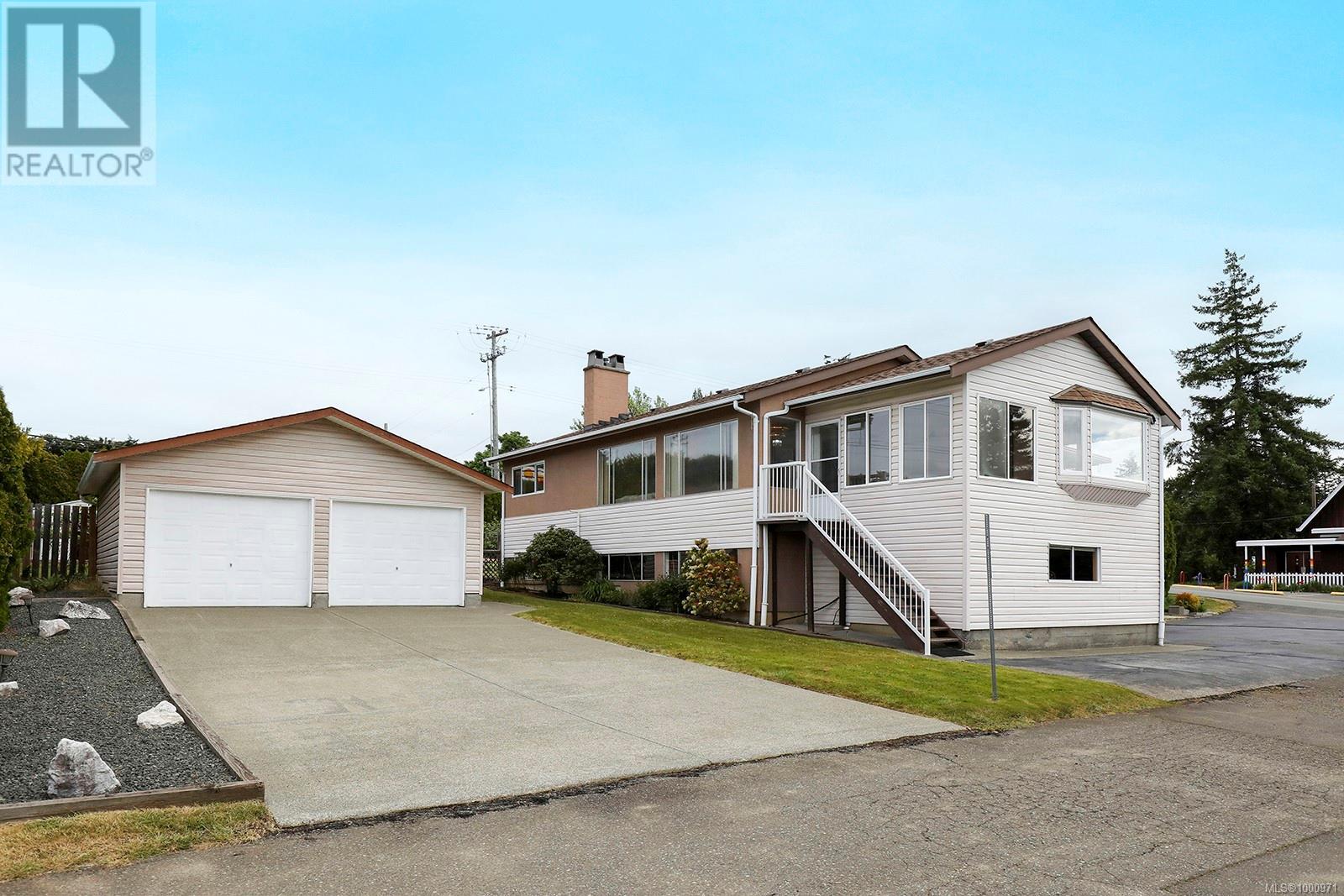 Property at 251 Beach Dr image 5
