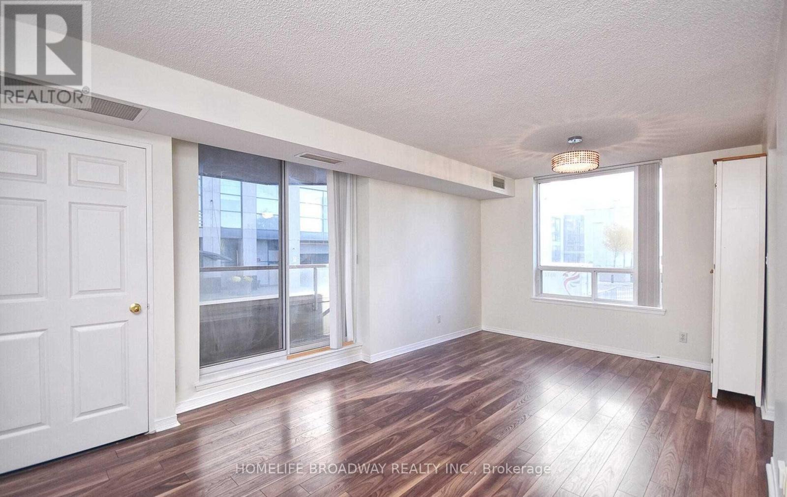 210 - 18 Hillcrest Avenue, Toronto, Ontario  M2N 6T5 - Photo 7 - C12172108