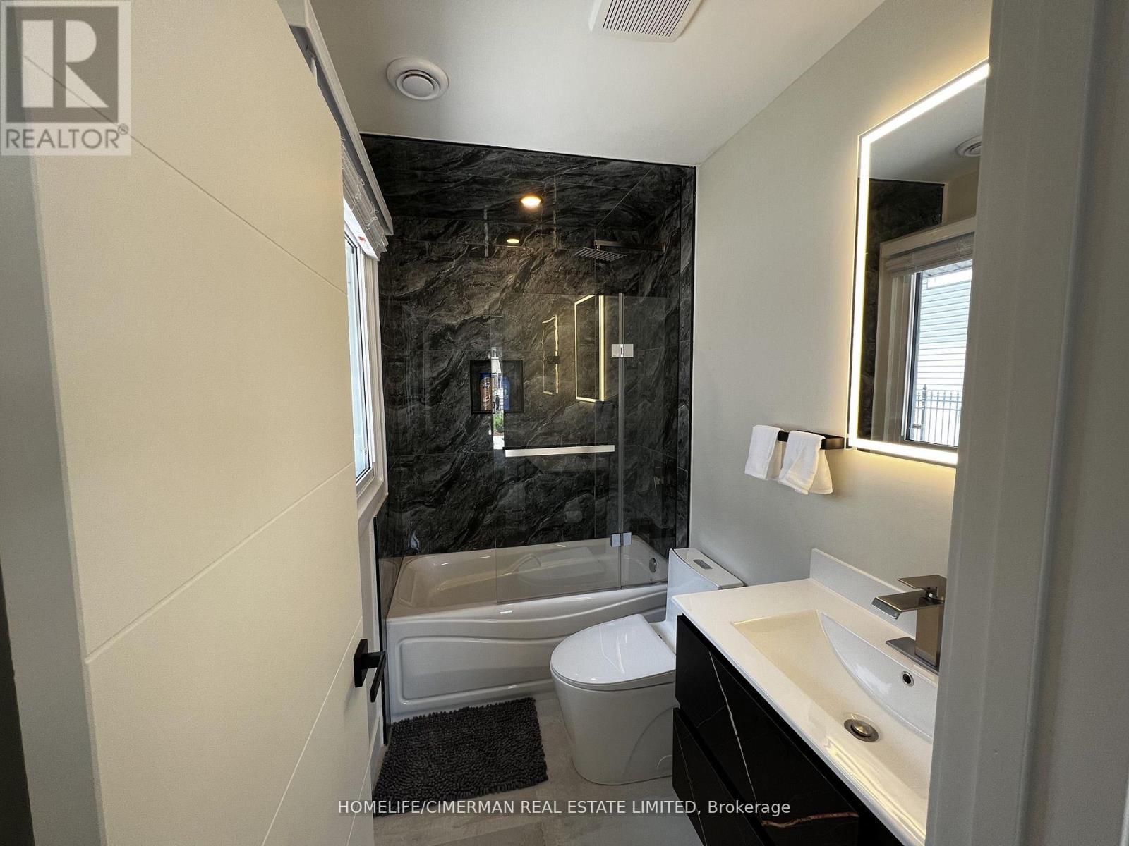 228 Bayview Avenue, Georgina, Ontario  L4P 2T2 - Photo 12 - N12172106
