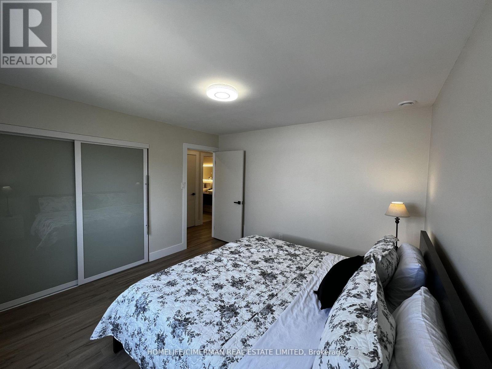 228 Bayview Avenue, Georgina, Ontario  L4P 2T2 - Photo 9 - N12172106