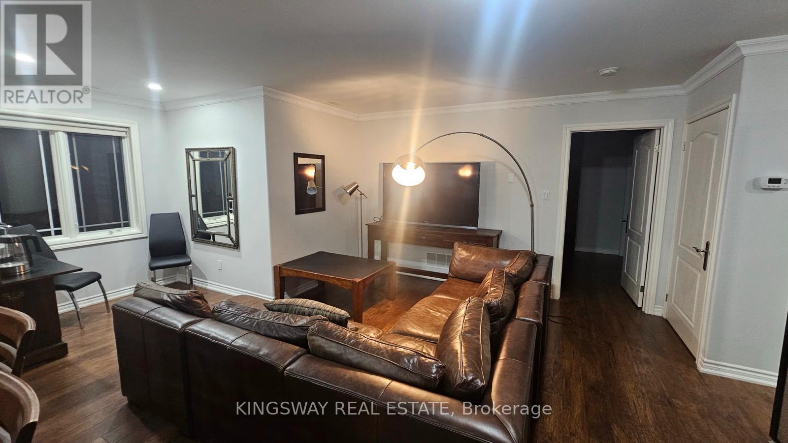 5164 New Street, Burlington, Ontario  L7L 1V4 - Photo 1 - W12172095