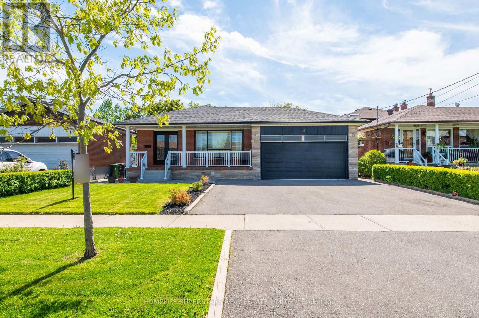 24 Archway Crescent W, Toronto, Ontario  M9M 1V6 - Photo 1 - W12172097