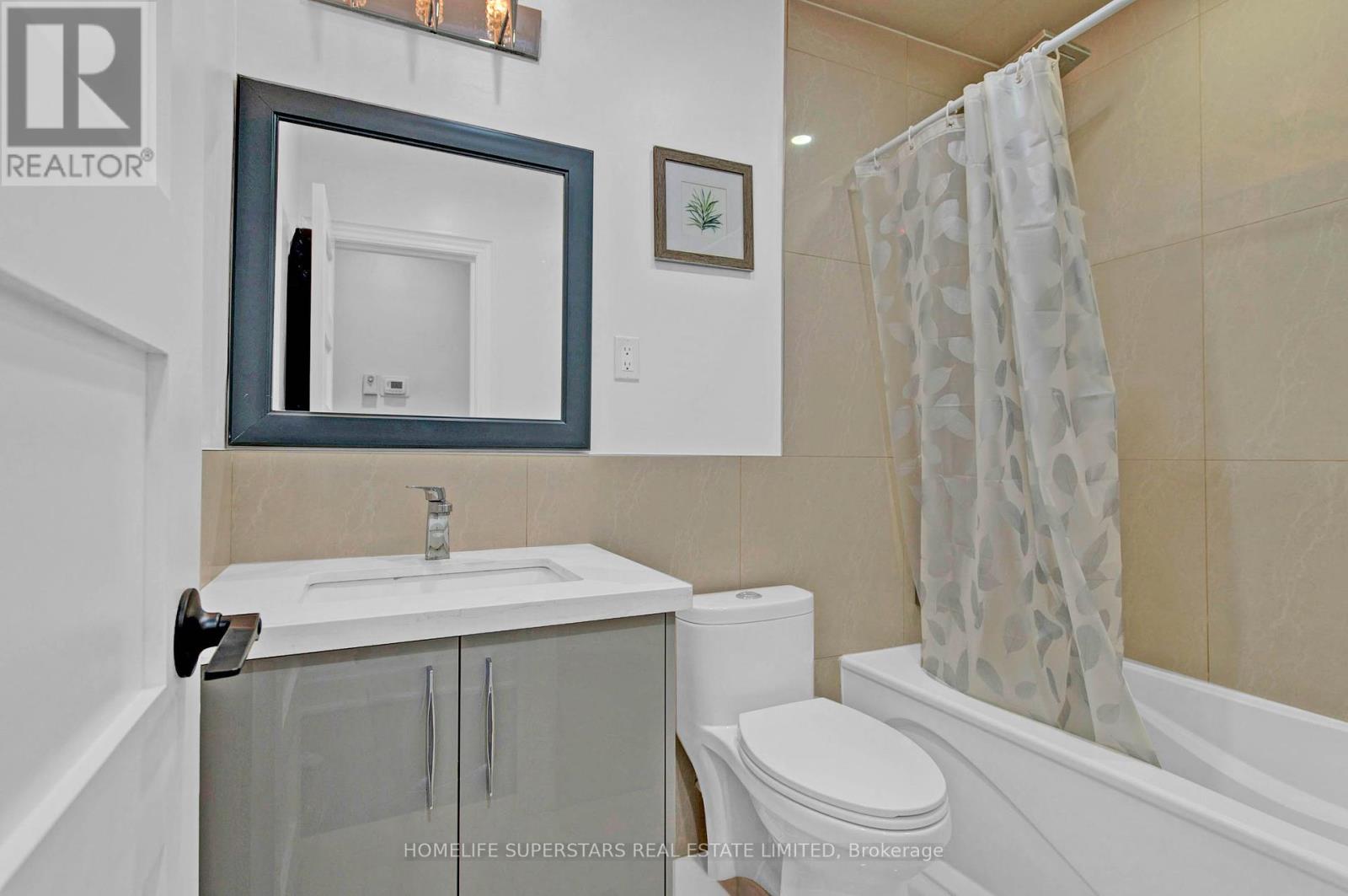 24 Archway Crescent W, Toronto, Ontario  M9M 1V6 - Photo 23 - W12172097