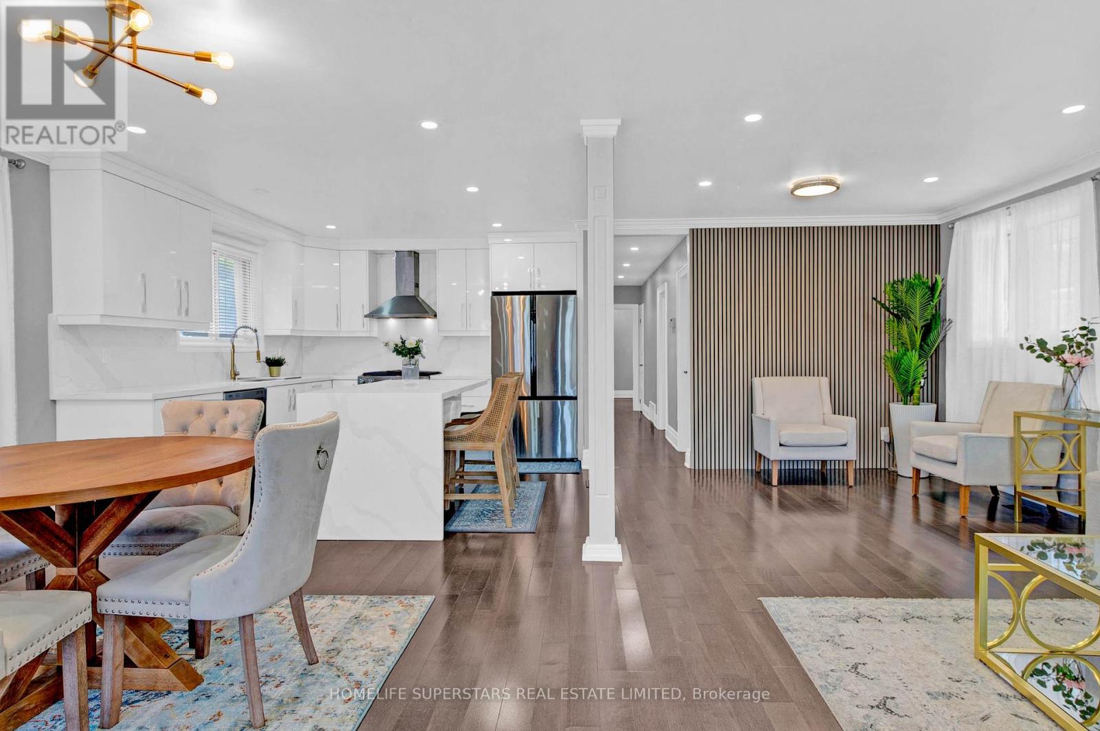 24 Archway Crescent W, Toronto, Ontario  M9M 1V6 - Photo 6 - W12172097