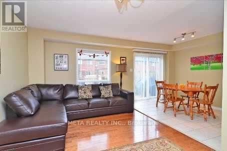 87 Banbrooke Crescent, Newmarket (Summerhill Estates), Ontario  L3X 2W9 - Photo 3 - N12170743