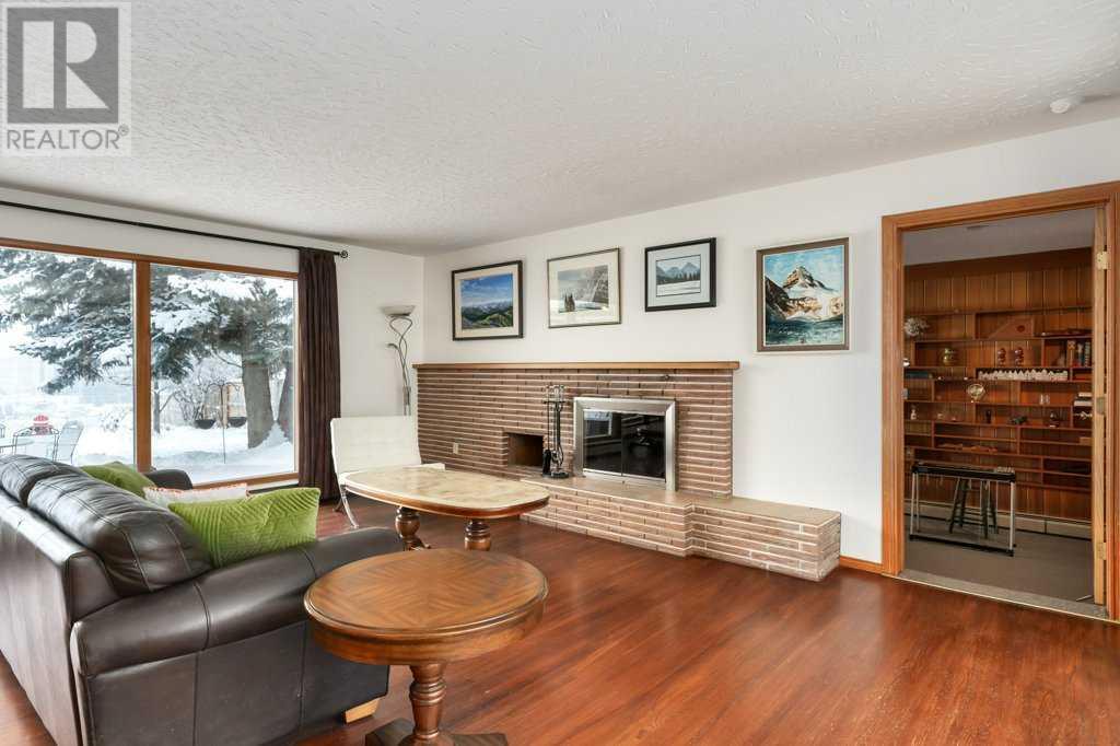 54 Wildwood Drive Sw, Calgary, Alberta  T3C 3C5 - Photo 11 - A2185696