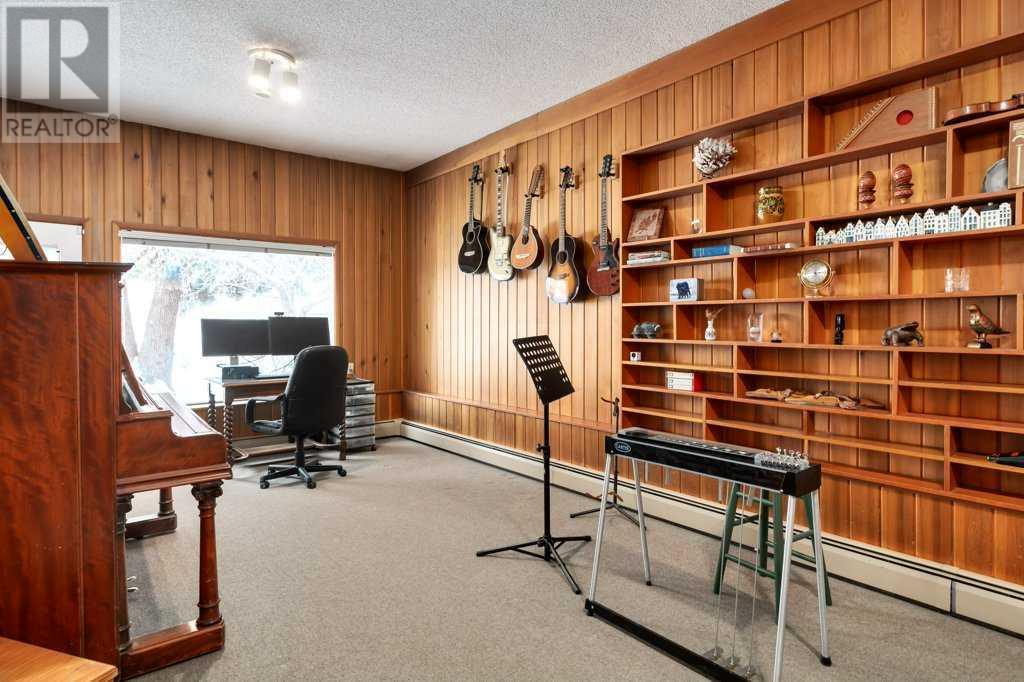 54 Wildwood Drive Sw, Calgary, Alberta  T3C 3C5 - Photo 19 - A2185696