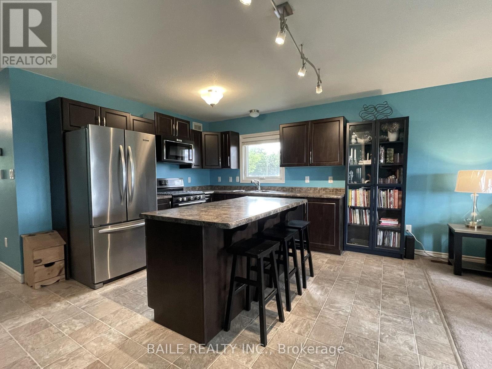 3293 Morrell St Street, Brooke-Alvinston, Ontario  N0N 1A0 - Photo 5 - X12172121
