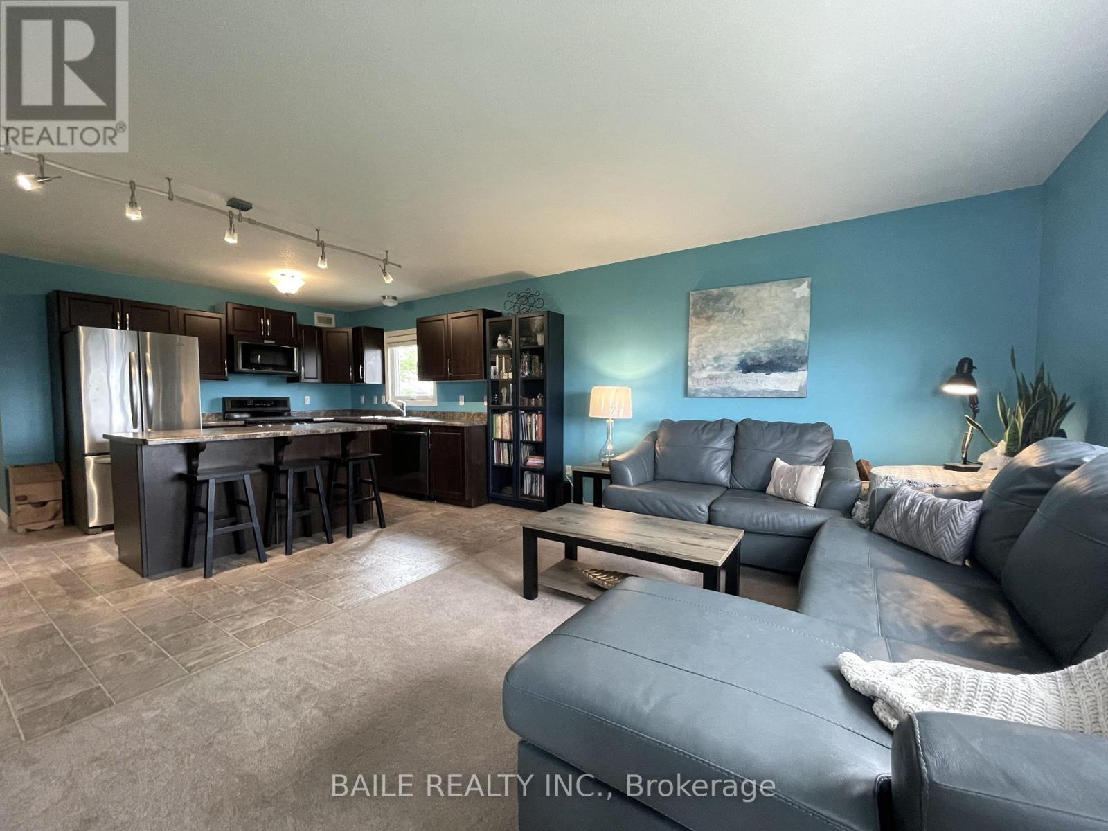 3293 Morrell St Street, Brooke-Alvinston, Ontario  N0N 1A0 - Photo 6 - X12172121