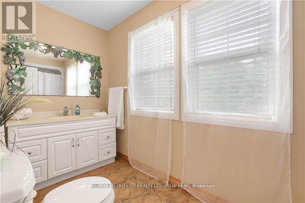 121 Pheasant Run, Greater Madawaska, Ontario  K0J 1H0 - Photo 21 - X12172122