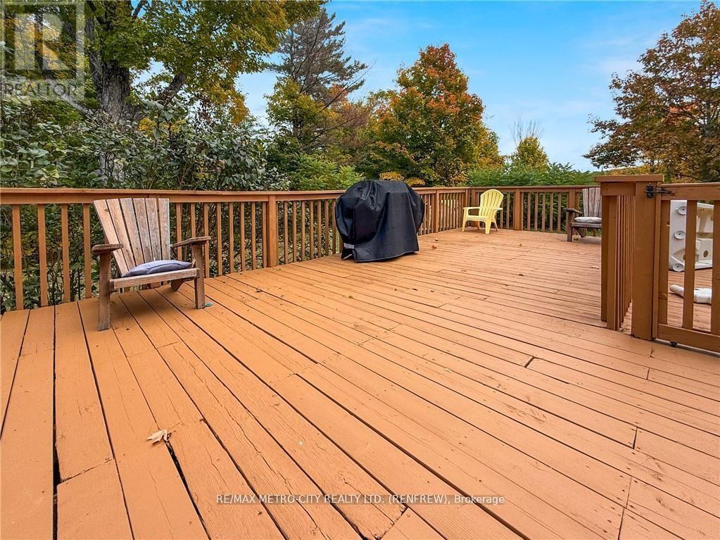 121 Pheasant Run, Greater Madawaska, Ontario  K0J 1H0 - Photo 27 - X12172122