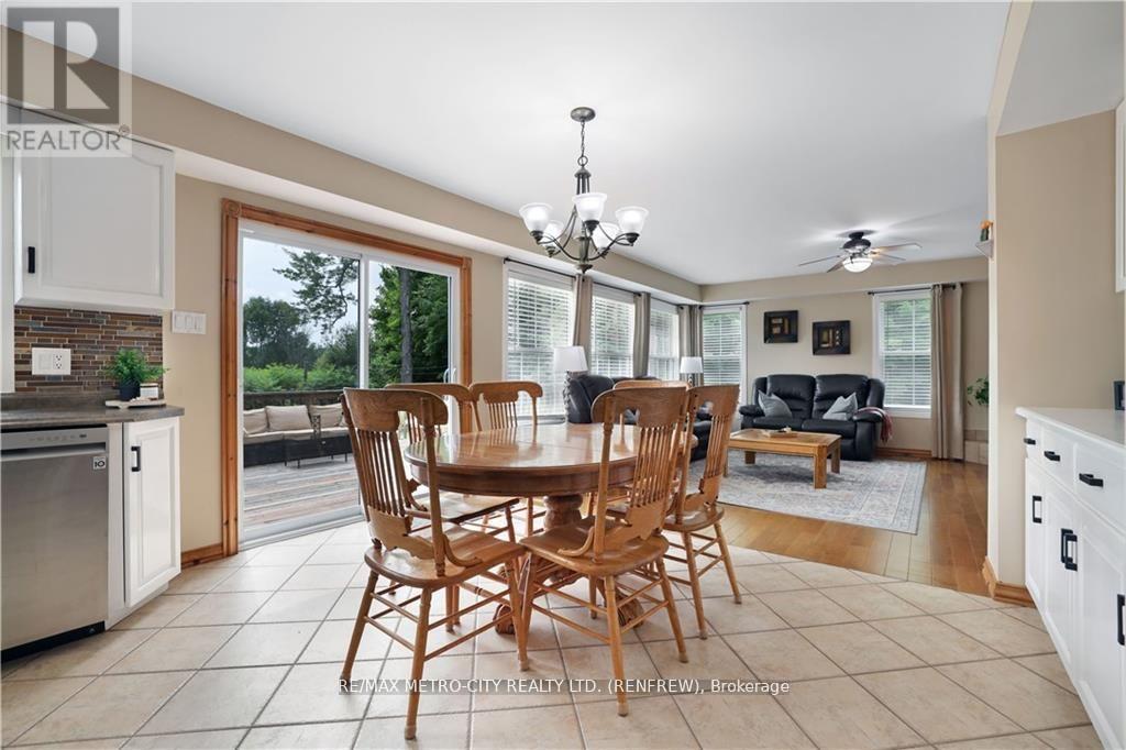 121 Pheasant Run, Greater Madawaska, Ontario  K0J 1H0 - Photo 9 - X12172122