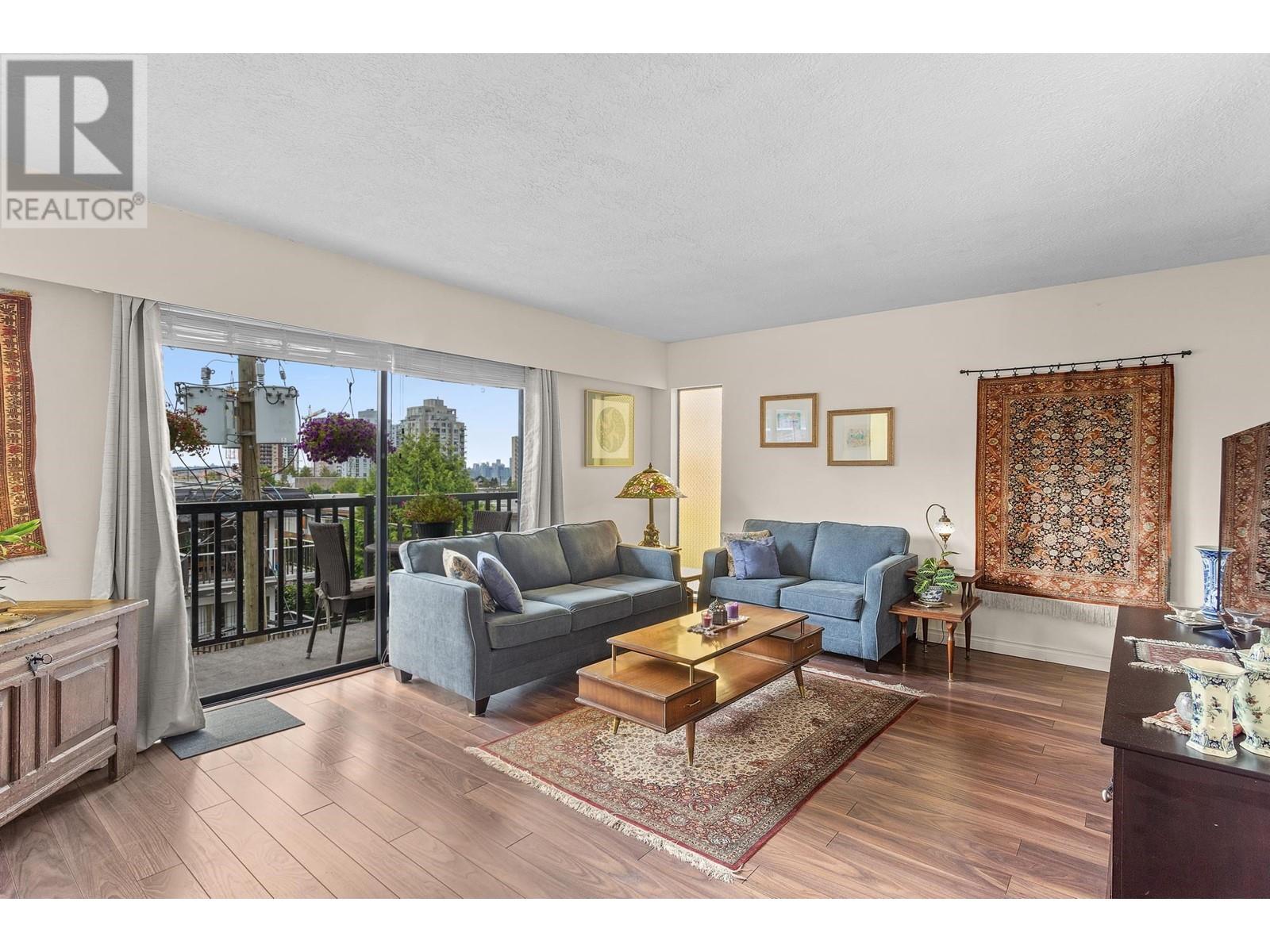 321 123 E 19TH STREET, North Vancouver, British Columbia