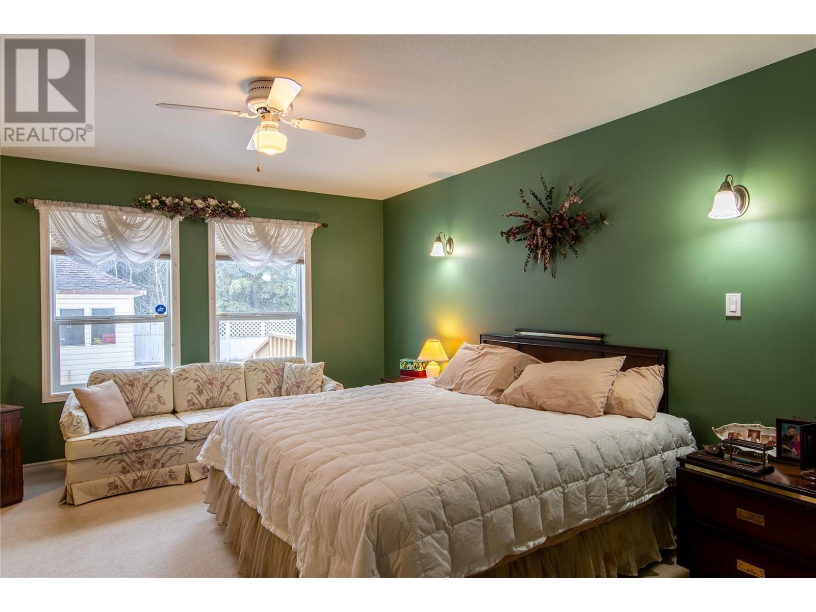 422 Riverglen Drive, Golden, BC V0A1H0