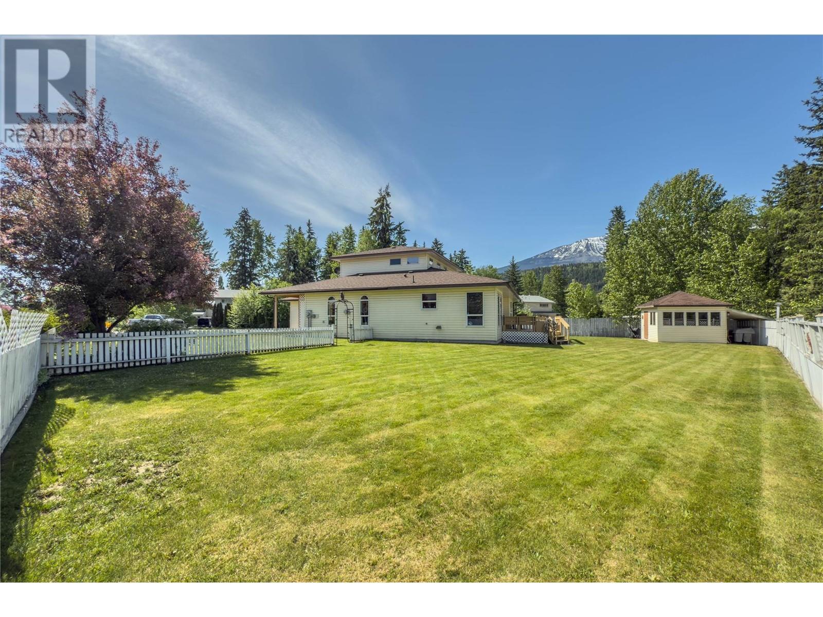 422 Riverglen Drive, Golden, BC V0A1H0