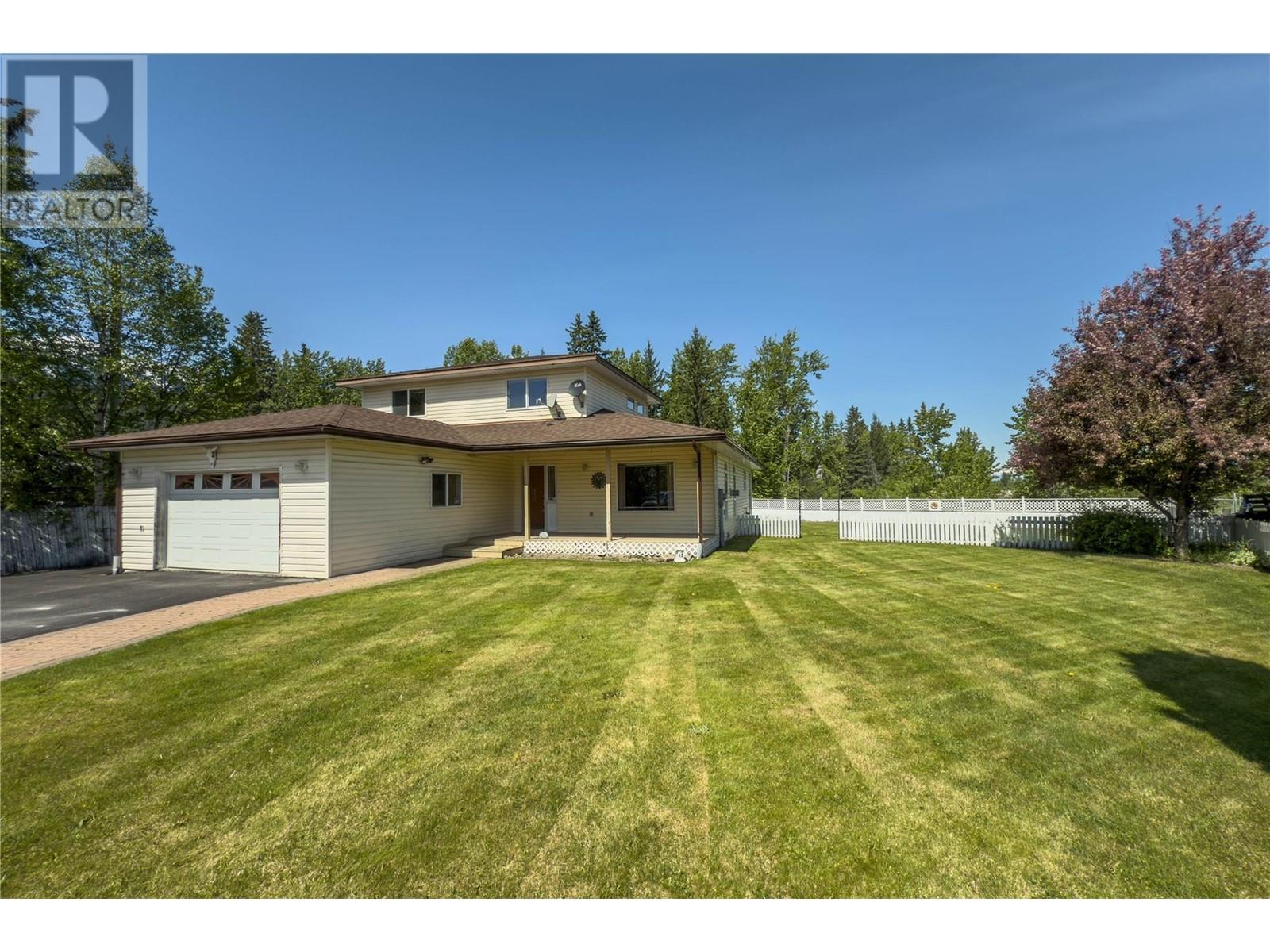 422 Riverglen Drive, Golden, BC V0A1H0