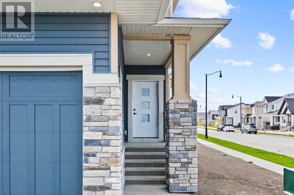 34 Ellen Bay, Crossfield, Alberta  T0M 0S0 - Photo 3 - A2206861