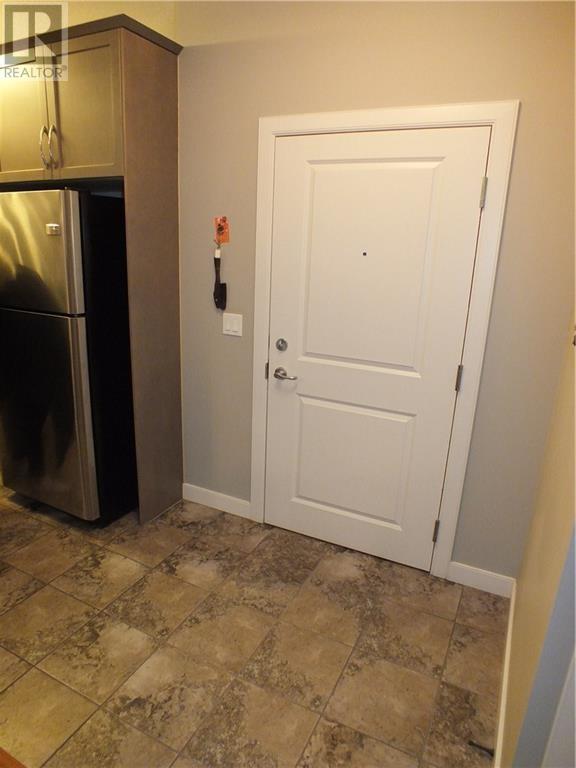 Property at 235, 35 ASPENMONT Heights SW image 4