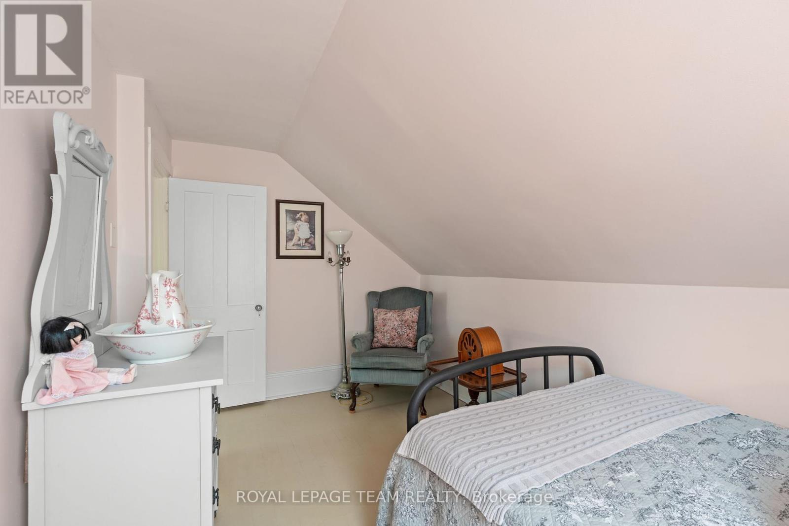 82 Lake Avenue E, Carleton Place, Ontario  K7C 1K8 - Photo 31 - X12172150