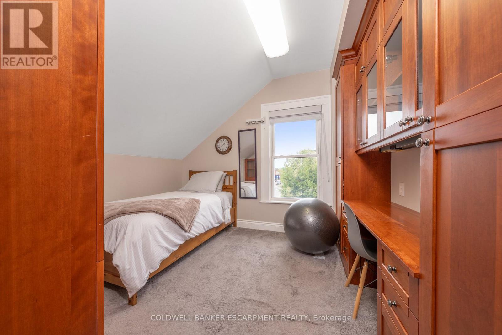 28 Main Street N, Halton Hills, Ontario  L7J 1W1 - Photo 24 - W12171377