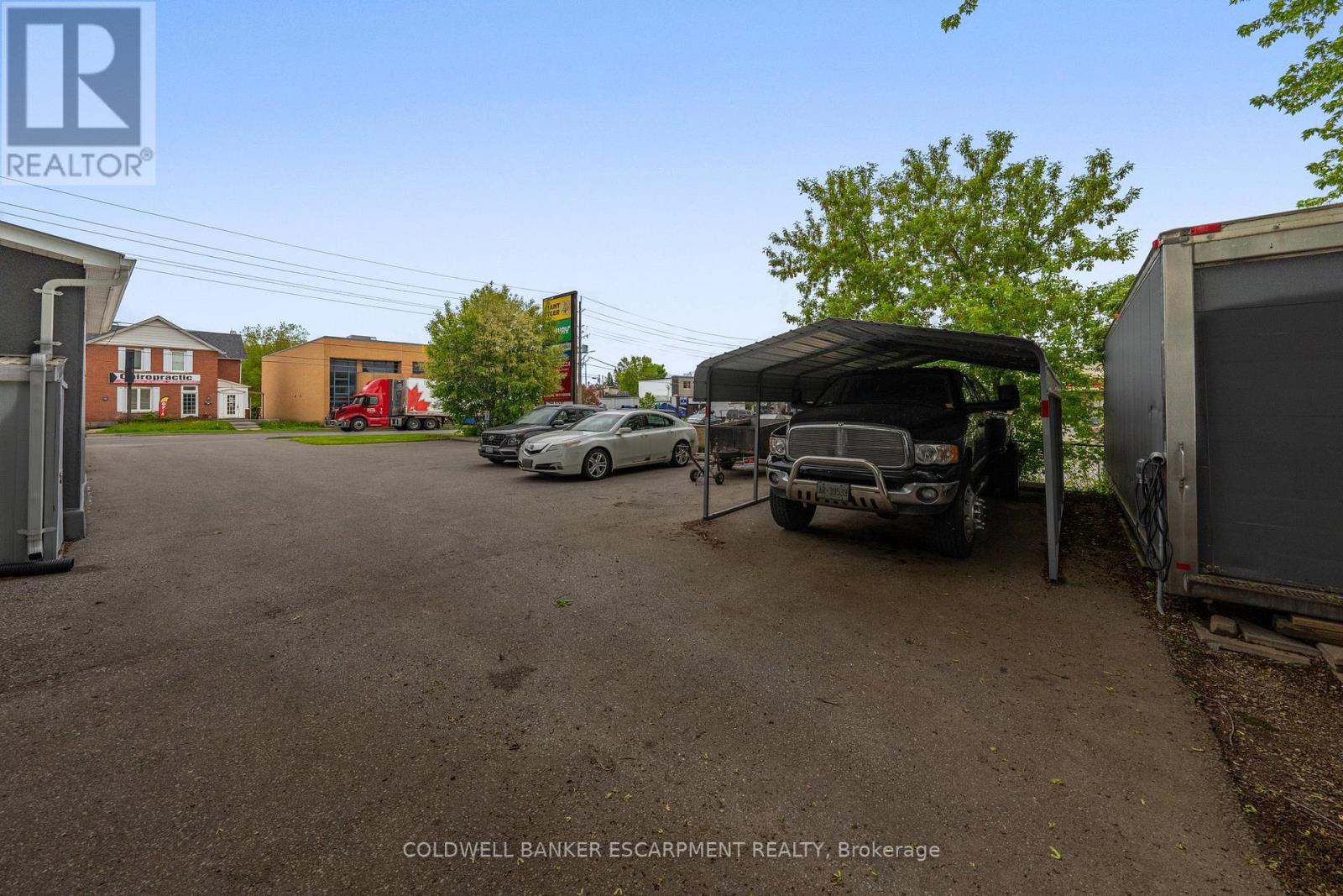 28 Main Street N, Halton Hills, Ontario  L7J 1W1 - Photo 28 - W12171377