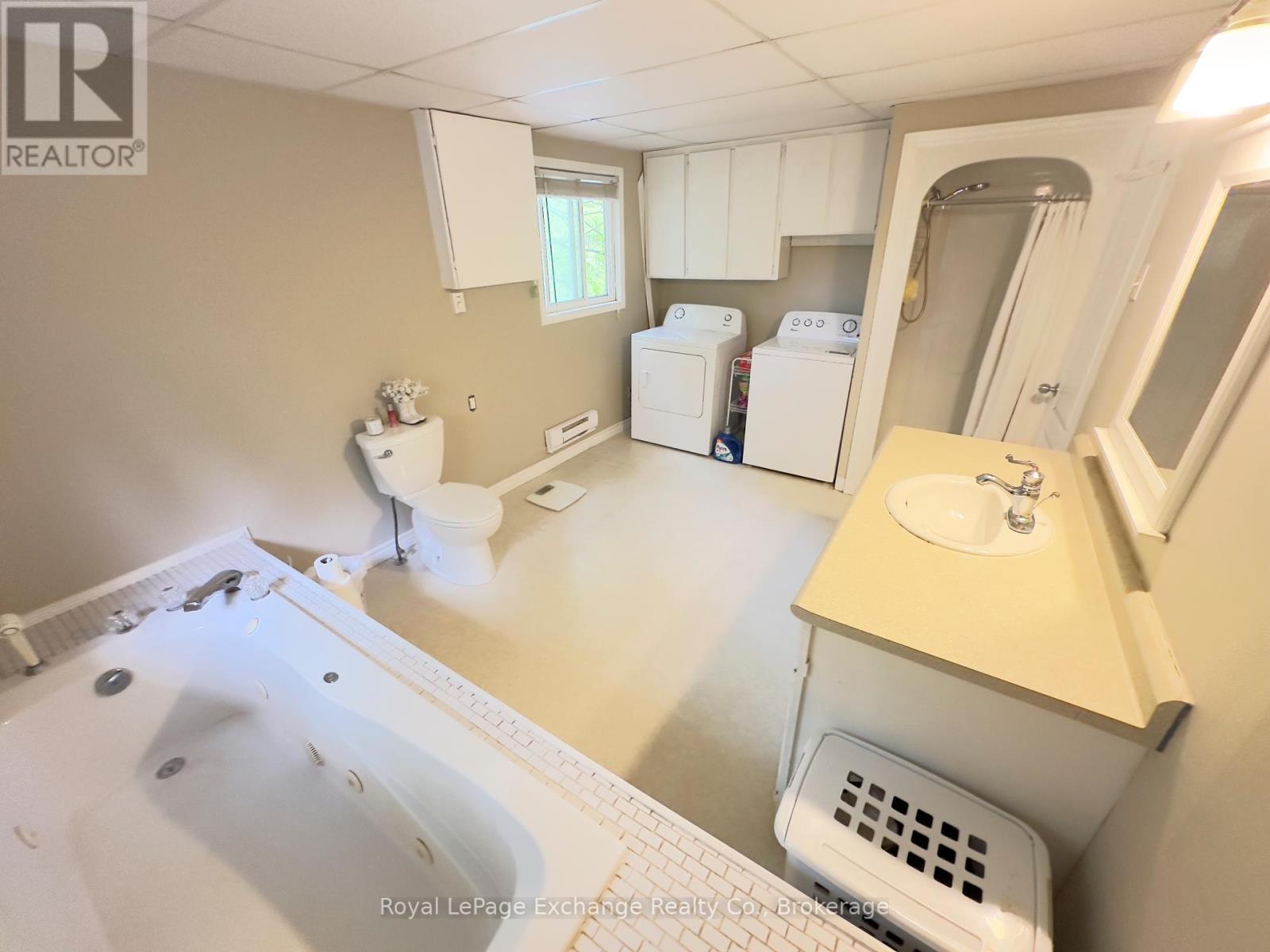 14 Victoria Street, Kincardine, Ontario  N0G 2T0 - Photo 12 - X12172161