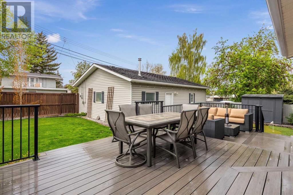 100 Gainsborough Drive Sw, Calgary, Alberta  T3E 4W8 - Photo 37 - A2207938
