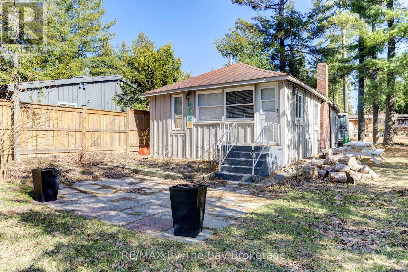 278 Coastline Drive, Wasaga Beach, Ontario  L9Z 2M4 - Photo 3 - S12115955