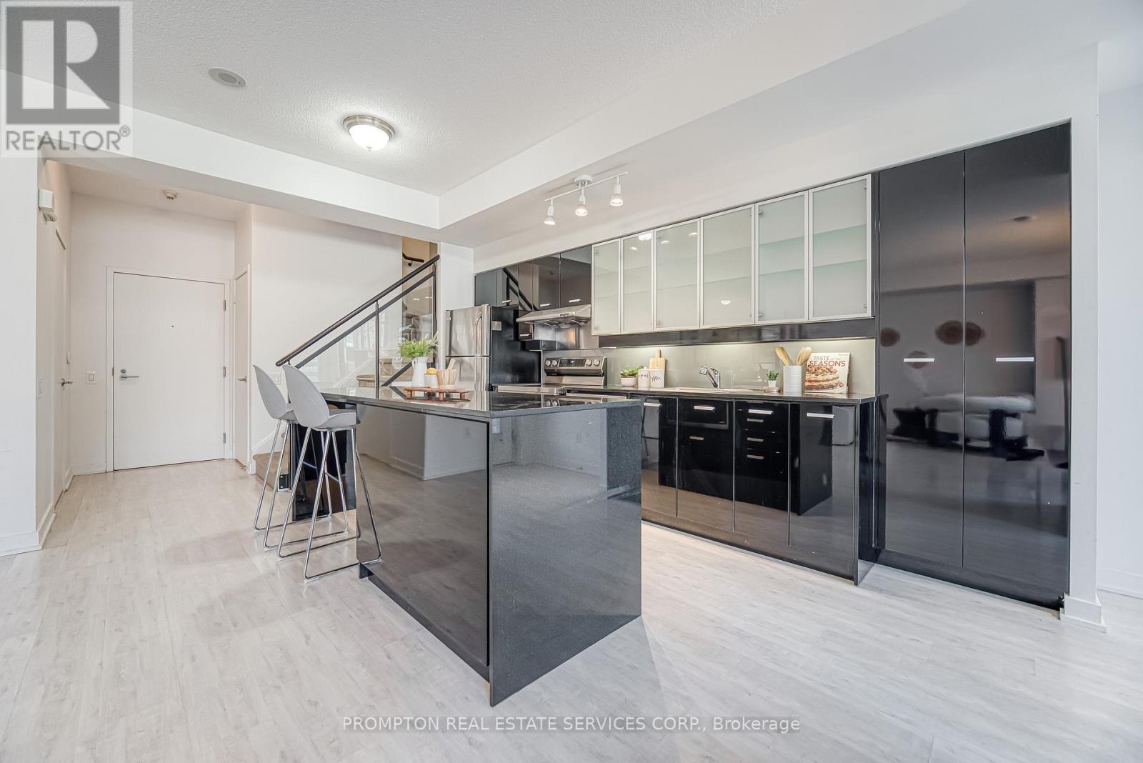 Th06 - 19 Singer Court, Toronto, Ontario  M2K 0B2 - Photo 17 - C12172168