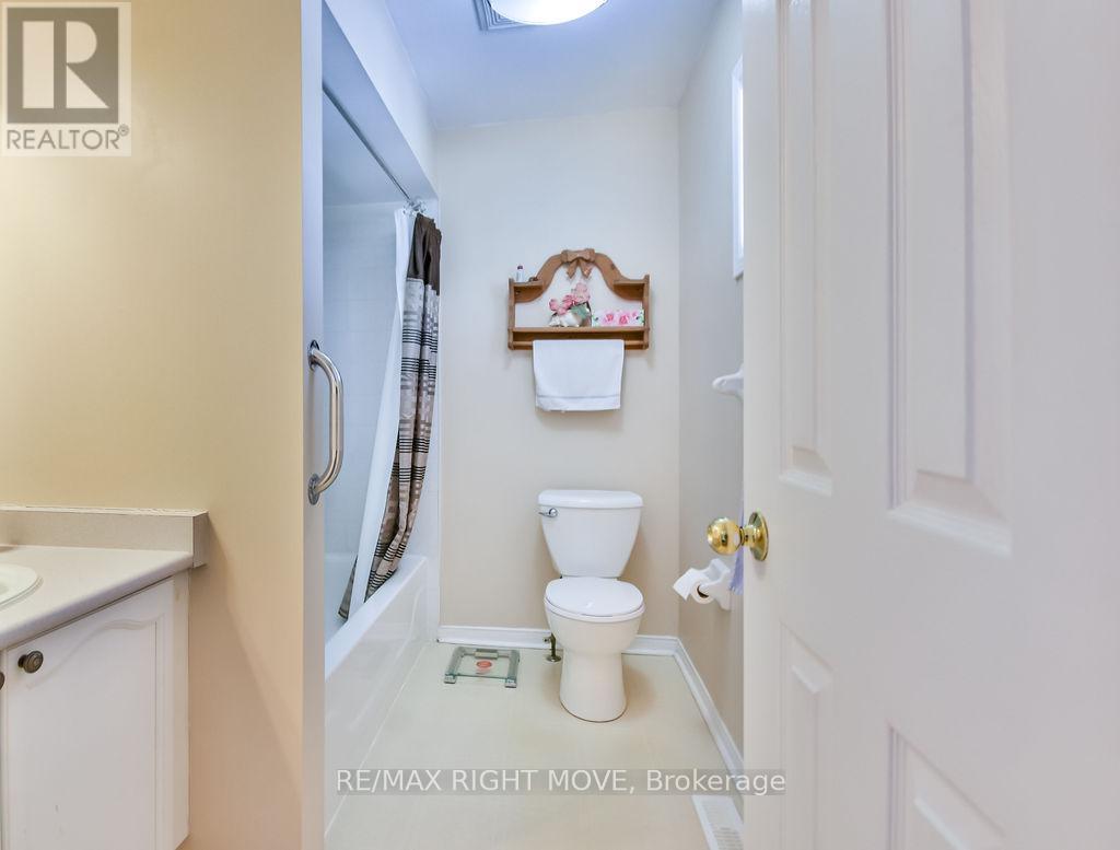 203 Dyer Drive, Wasaga Beach, Ontario  L9Z 1L9 - Photo 22 - S12172181