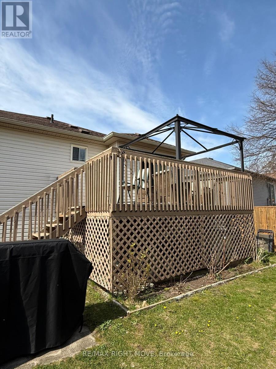 203 Dyer Drive, Wasaga Beach, Ontario  L9Z 1L9 - Photo 44 - S12172181