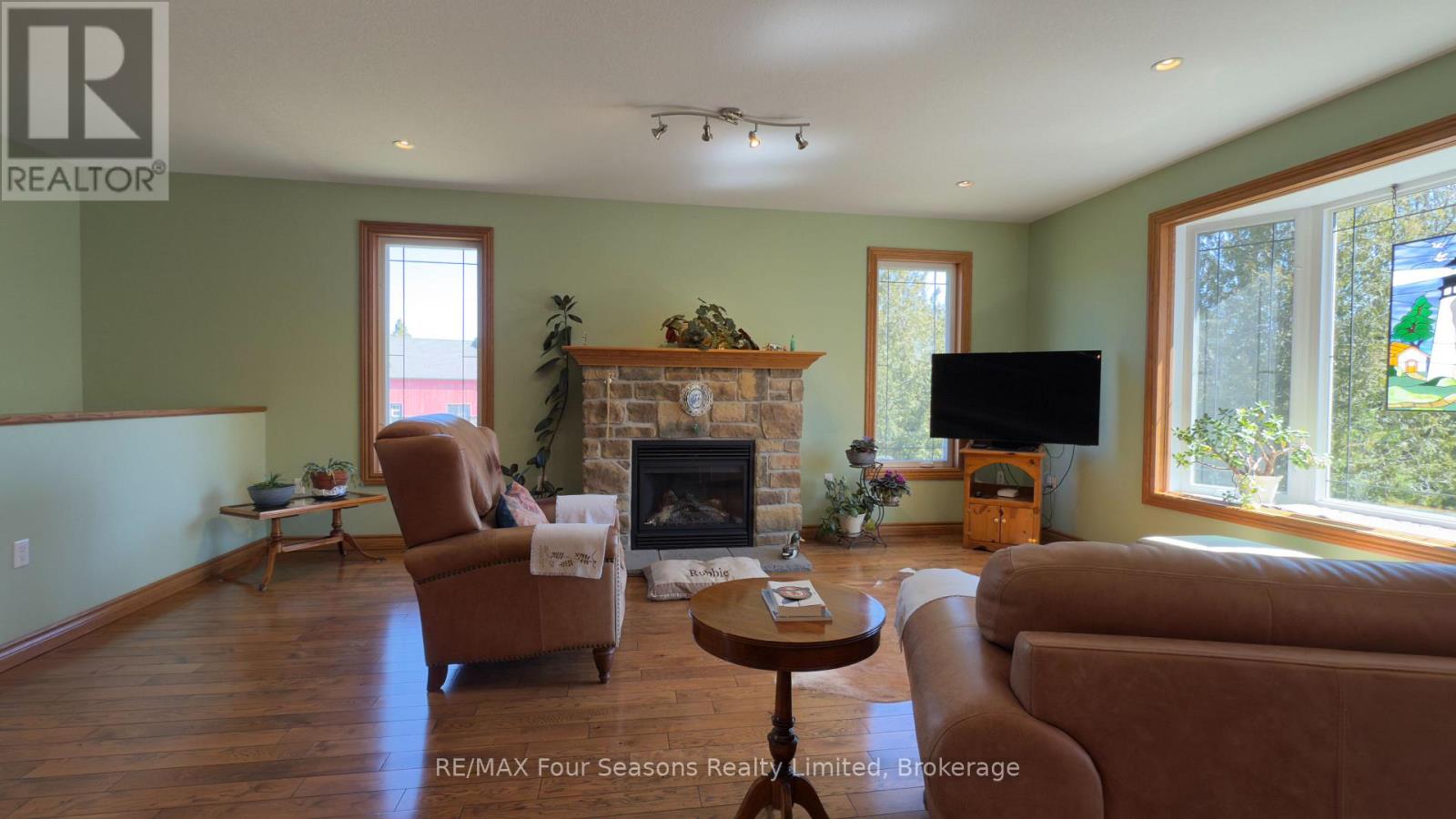 229 S Rankin Street, Saugeen Shores, Ontario  N0H 2L0 - Photo 25 - X12062589