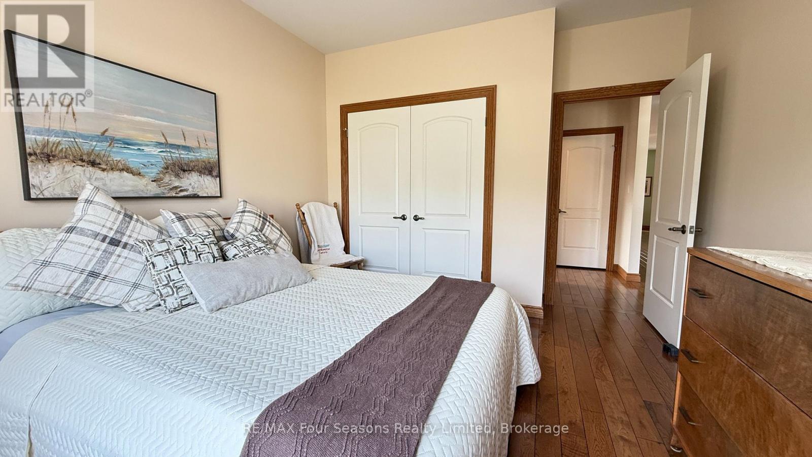 229 S Rankin Street, Saugeen Shores, Ontario  N0H 2L0 - Photo 17 - X12062589
