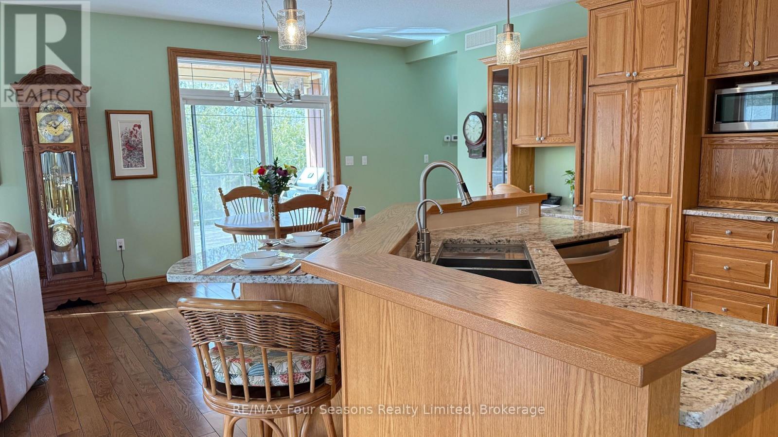 229 S Rankin Street, Saugeen Shores, Ontario  N0H 2L0 - Photo 27 - X12062589