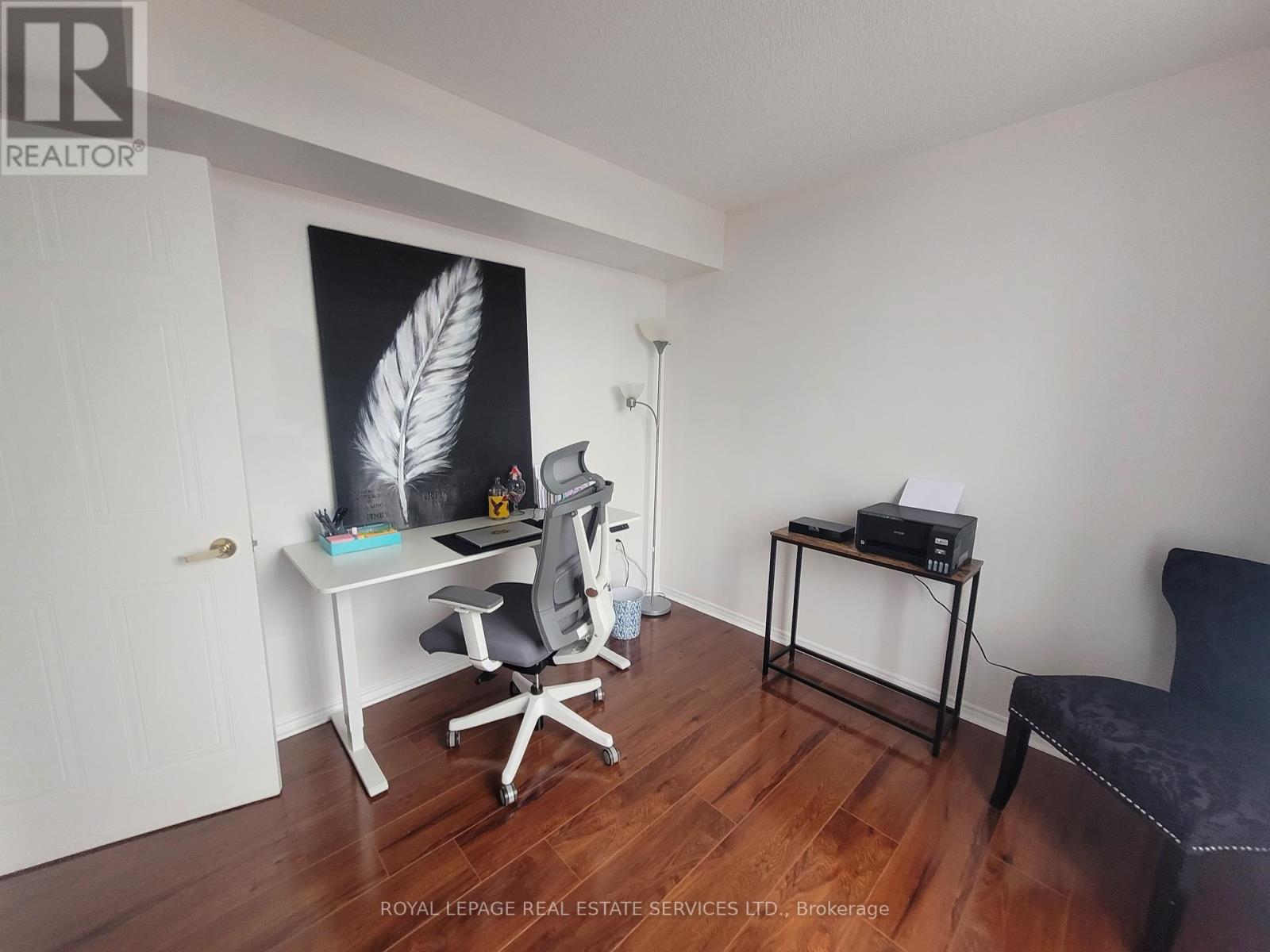 204 - 11 Thorncliffe Pk Drive, Toronto, Ontario  M4H 1P3 - Photo 8 - C12168295