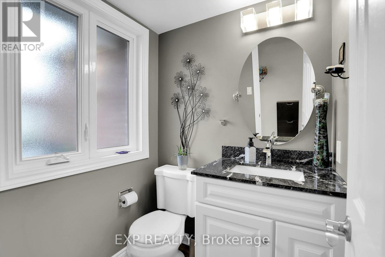 112 Claiborne Way, Ottawa, Ontario  K1E 3V9 - Photo 4 - X12172198