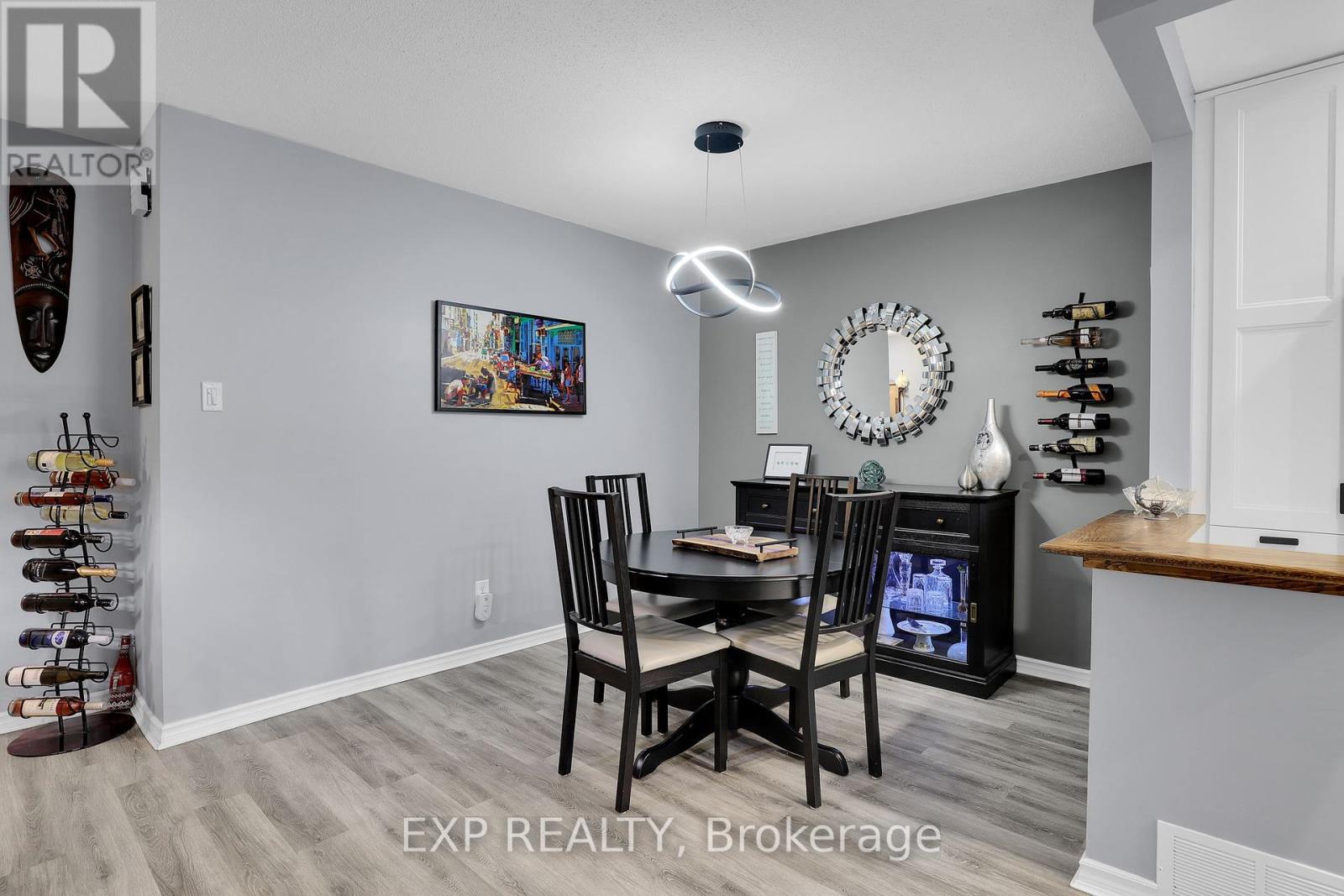 112 Claiborne Way, Ottawa, Ontario  K1E 3V9 - Photo 5 - X12172198