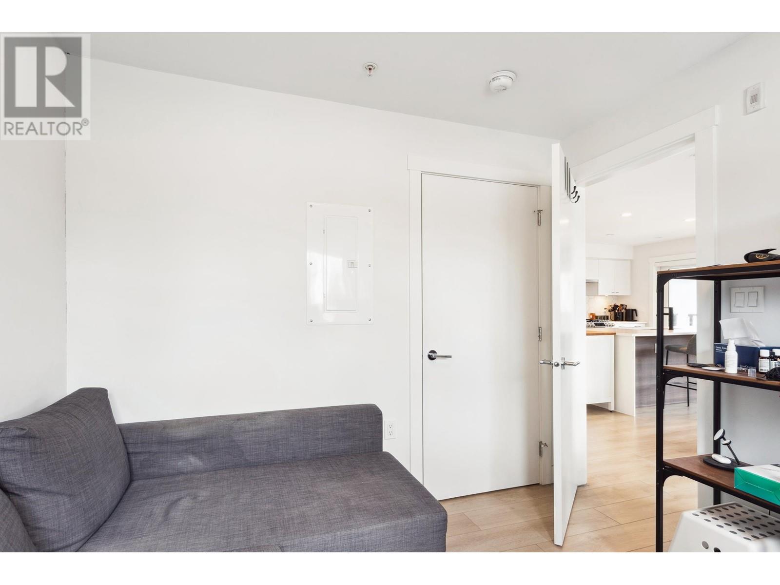 208 1519 Crown Street, North Vancouver, British Columbia  V7J 1G6 - Photo 18 - R3004231