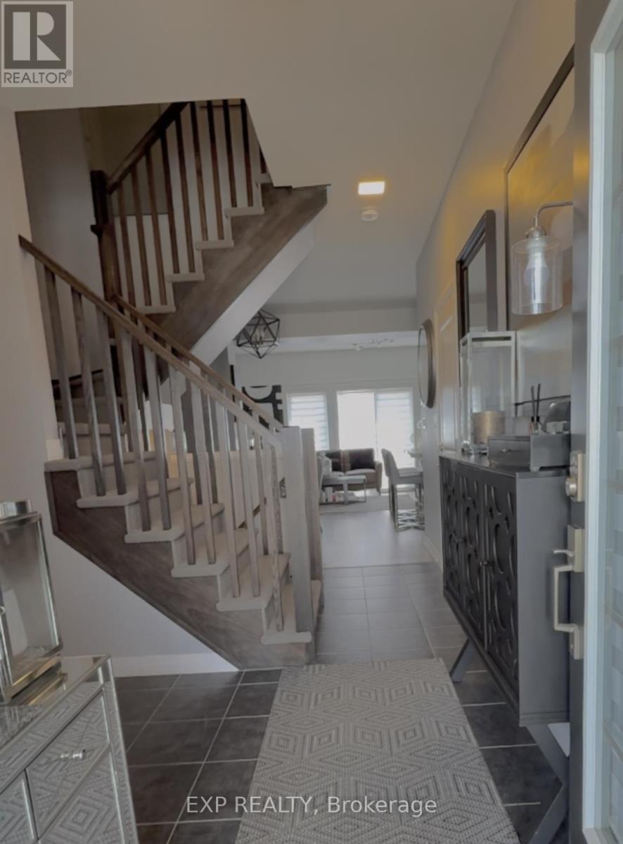 5052 Connor Drive, Lincoln (Beamsville), Ontario  L3J 0S1 - Photo 2 - X12172190