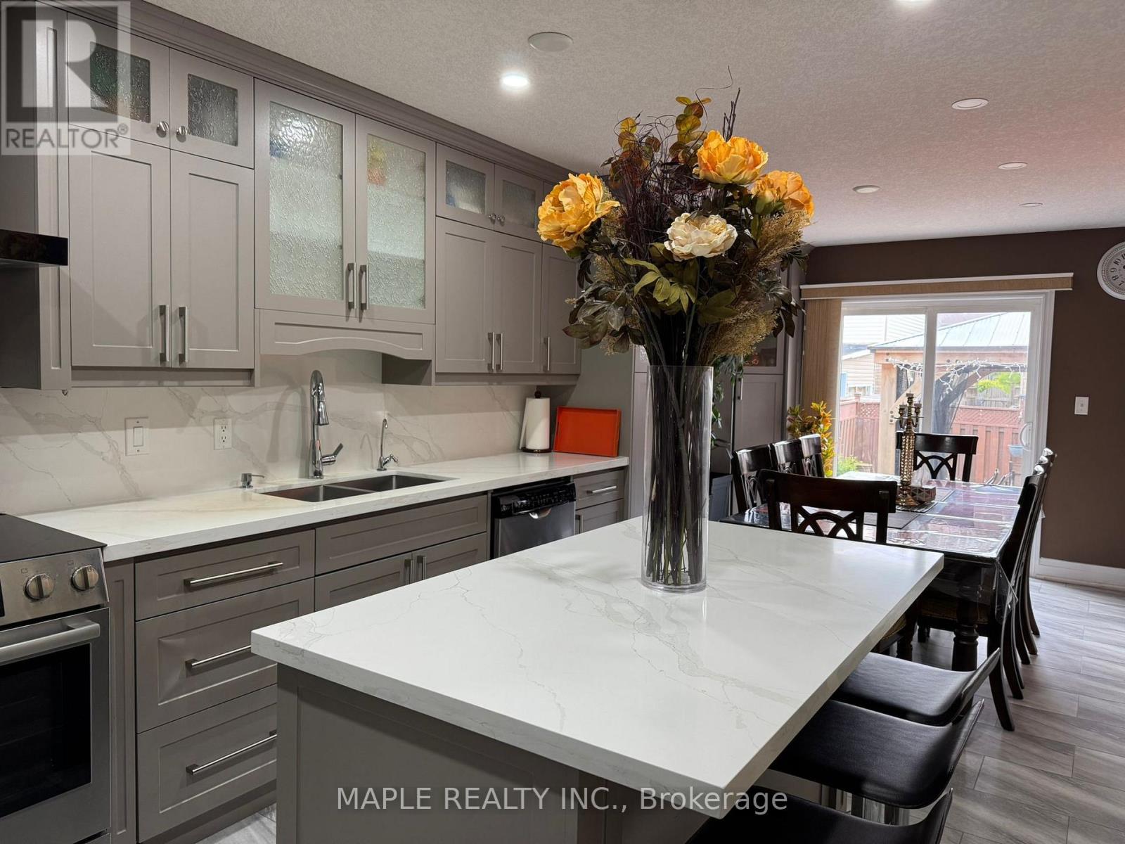 177 Curzon Crescent, Guelph (Willow West/sugarbush/west Acres), Ontario  N1K 0B5 - Photo 11 - X12167897